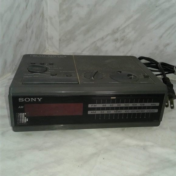 Vintage Sony Dream Machine Model ICF-C25W Digital FM/AM Alarm Clock Radio Tested - Picture 2 of 4